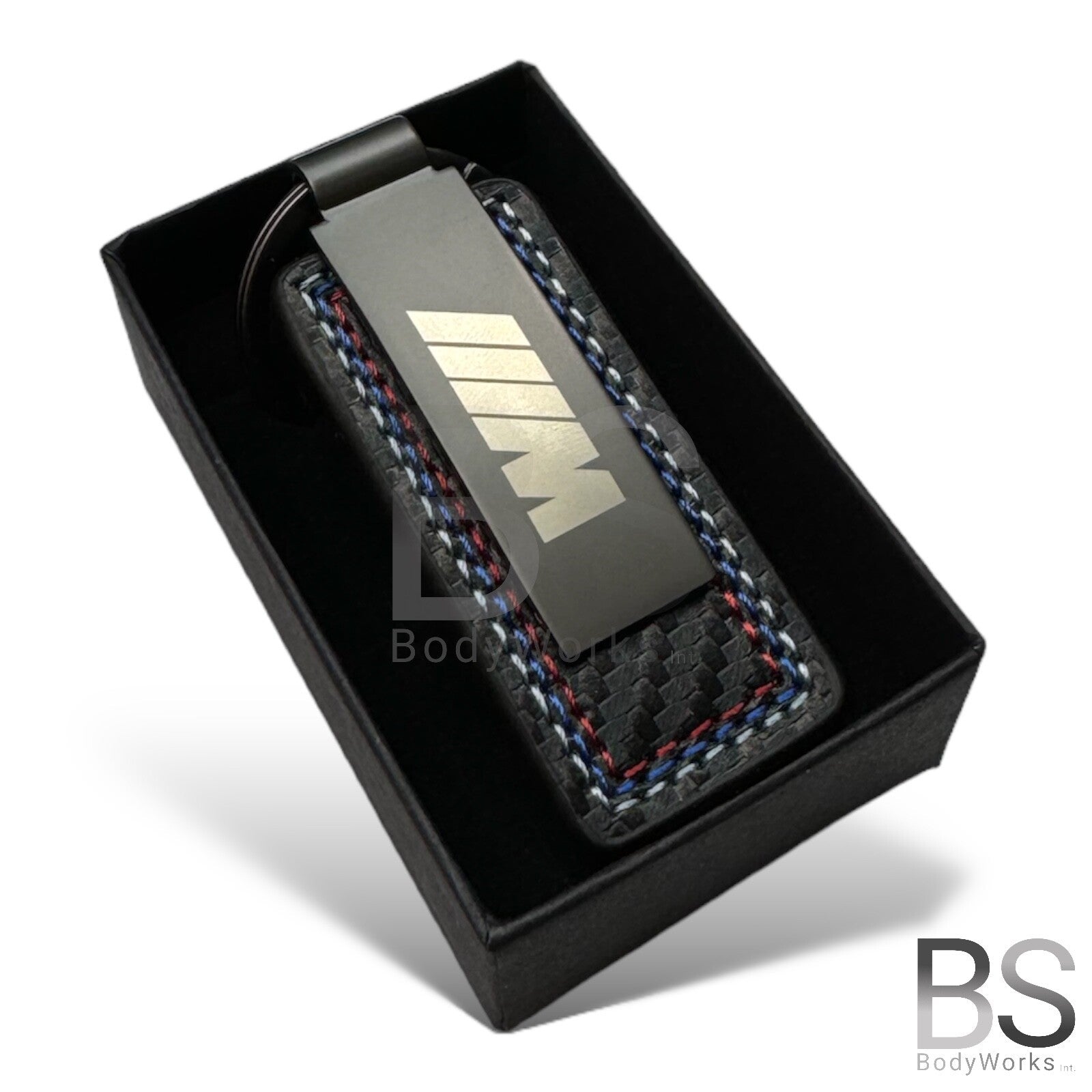 Luxe Sleutelhanger - Leder - Met M Opdruk - Blauw / Rode stiksels