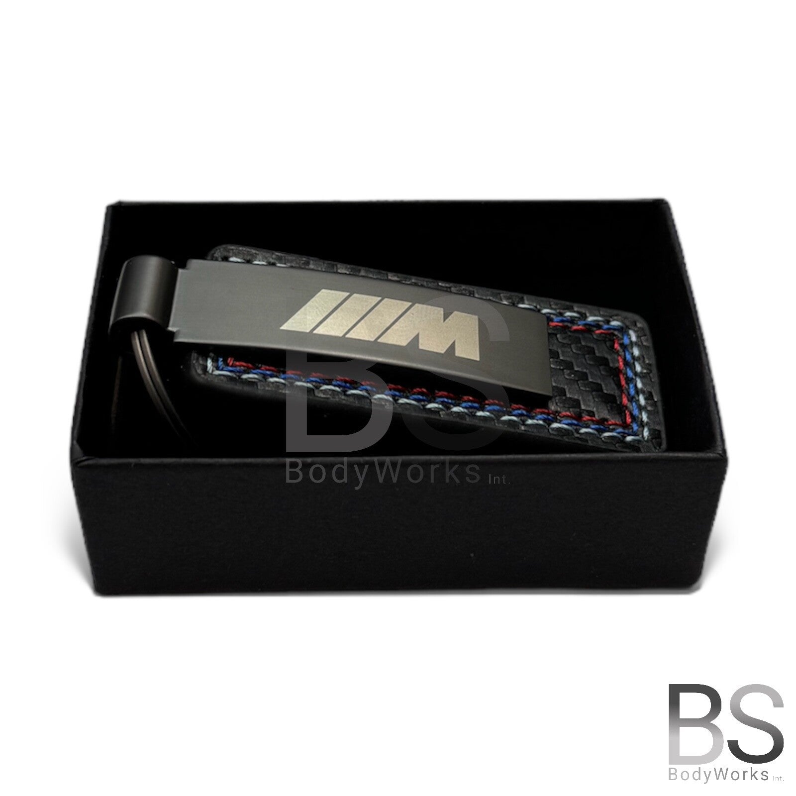 Luxe Sleutelhanger - Leder - Met M Opdruk - Blauw / Rode stiksels