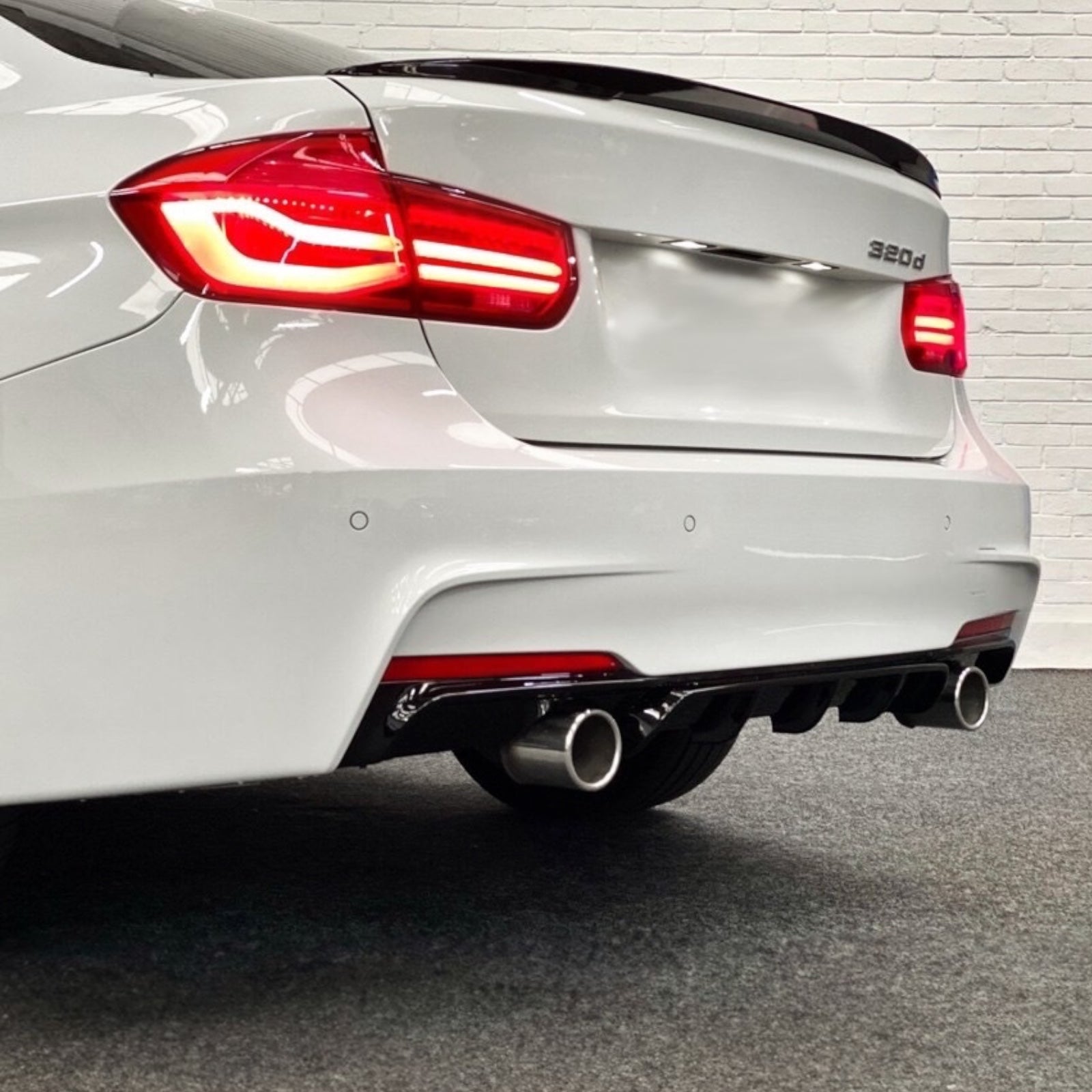 Performance Pakket - BMW 3 Serie F30 / F31 - 335i/340i - Hoogglans Zwart | 12-19