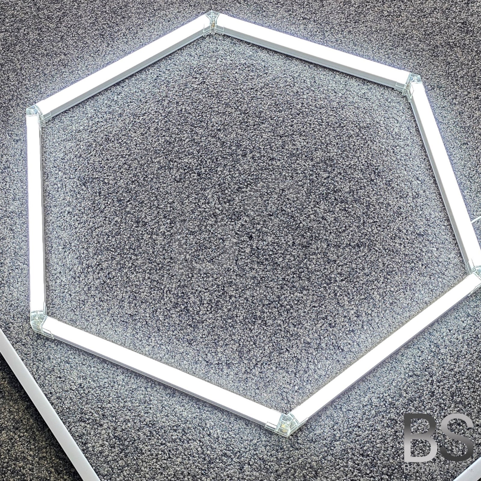 LED Hexagon Showroom Verlichting - 14 Velden | 2,44 X 4,85 M