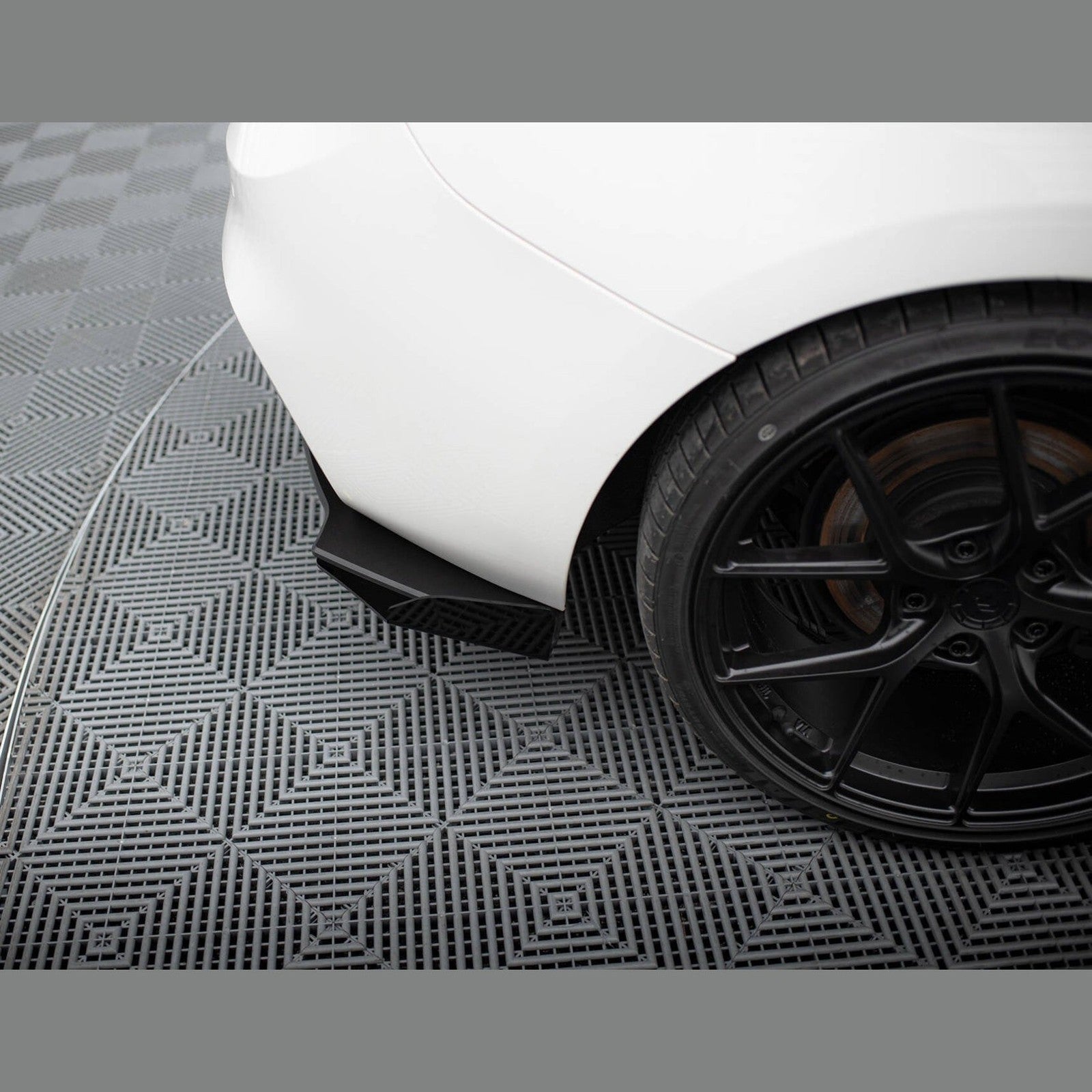 Street Pro Achterbumper Splitters V2 + Vinnen - BMW F20LCI / F21LCI - M Pakket - Maxton Design | 2015-2019