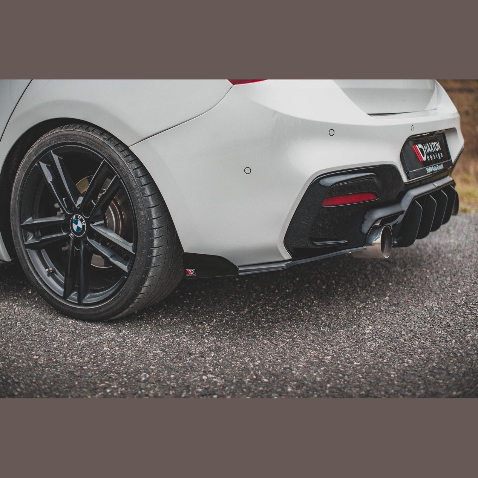 Street Pro Achterbumper Splitters V3 + Vinnen - BMW F20LCI / F21LCI - M Pakket - Maxton Design | 2015-2019