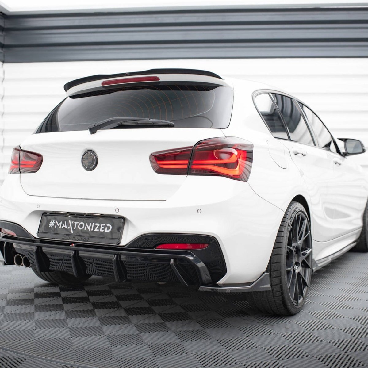 Achterbumper Splitters V4 - BMW F20LCI / F21LCI - M Pakket - Maxton Design | 2015 - 2019 - Beamerstyling.nl