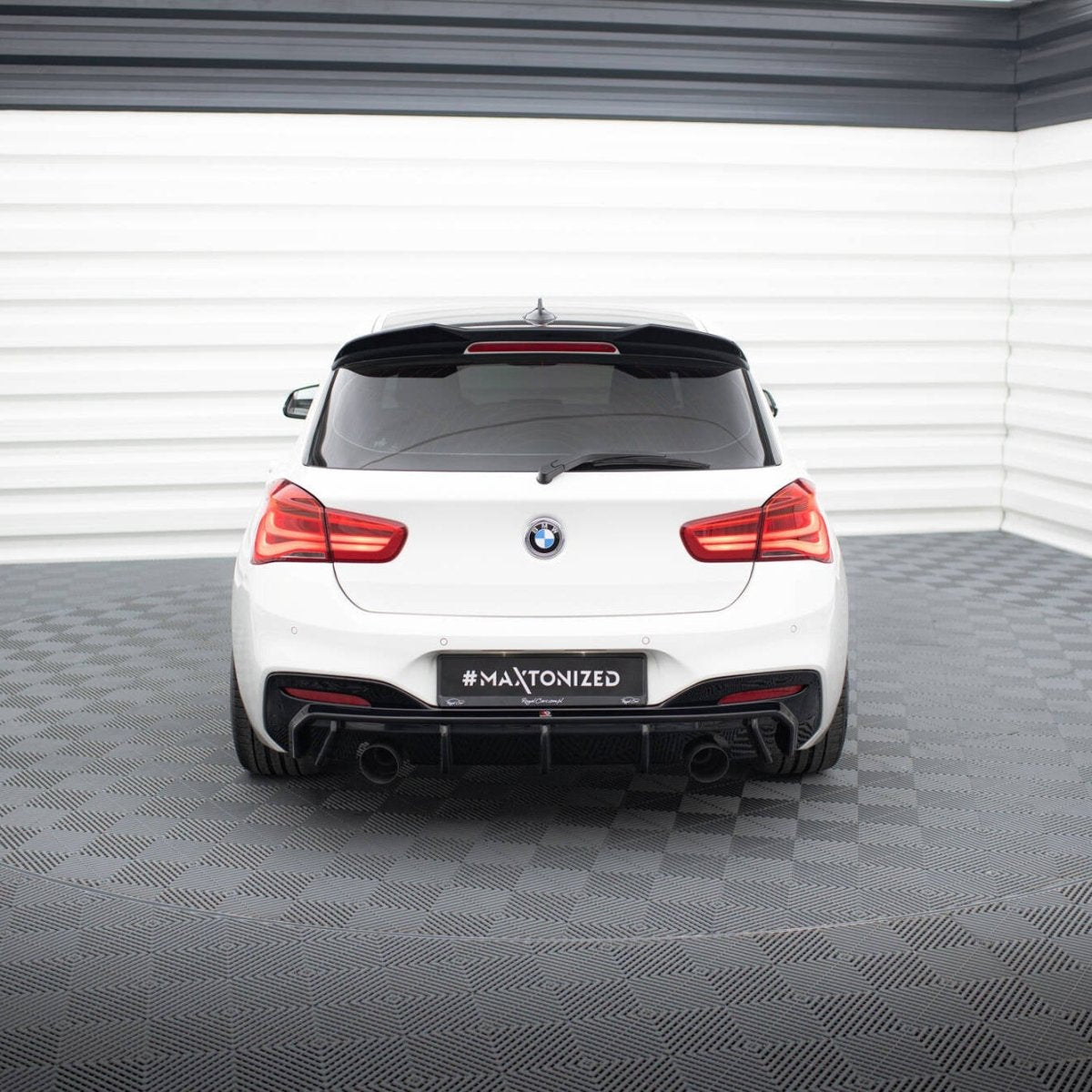 Diffuser V3 - BMW F20LCI / F21LCI - M140I - Maxton Design | 2015 - 2019 - Beamerstyling.nl