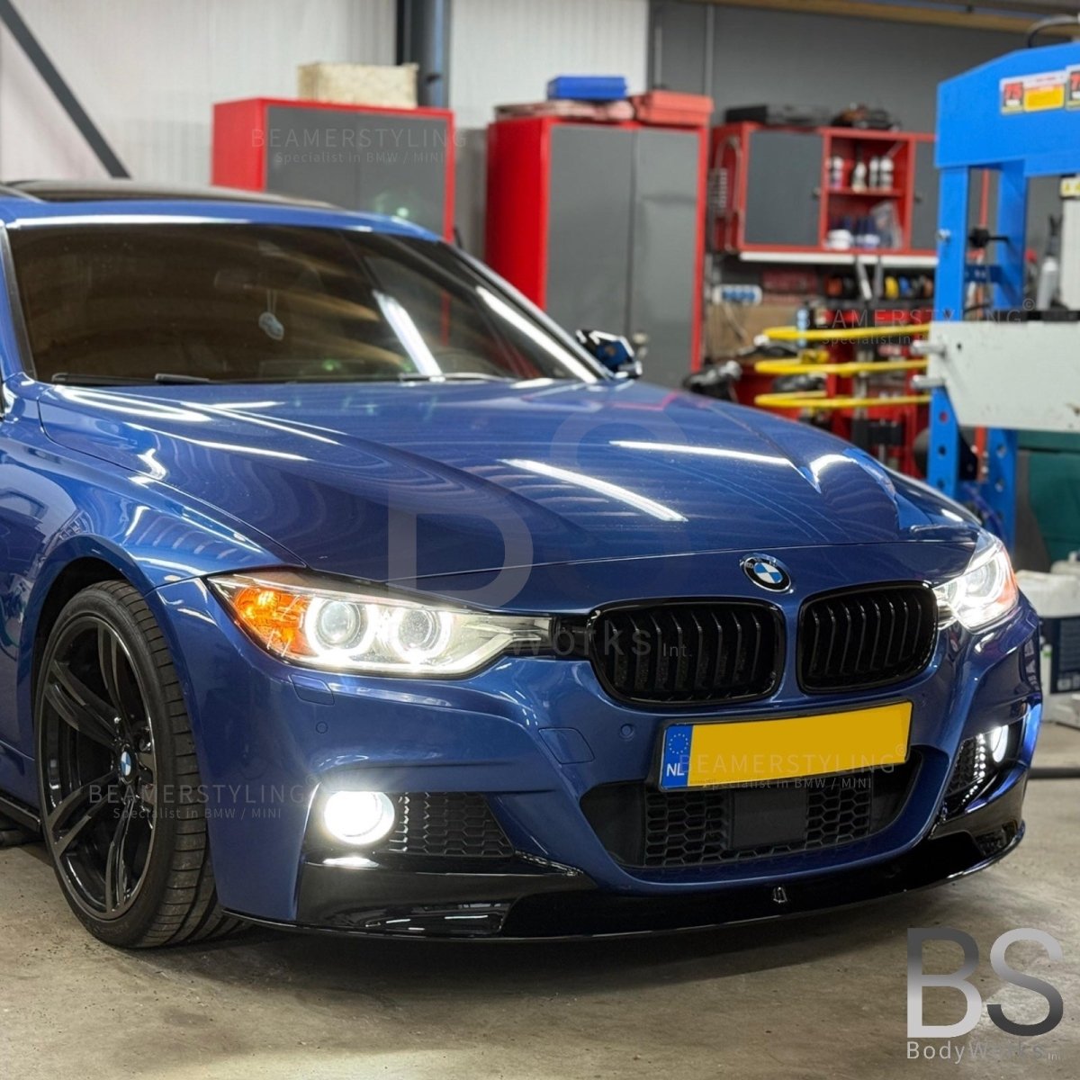 Front Lip - BMW F30 / F31 - M Performance Look V2 - Hoogglans Zwart | 11 - 19 - Beamerstyling.nl