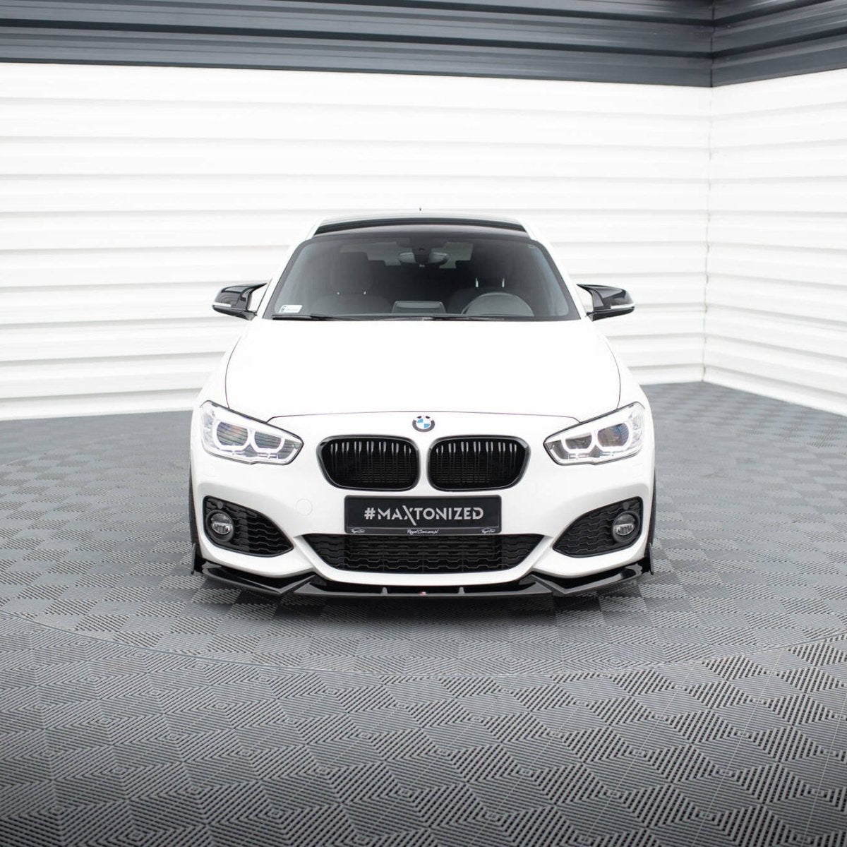Front Lip V5 + Vinnen - BMW F20LCI / F21LCI - Hoogglans Zwart - Maxton Design | 15 - 19 - Beamerstyling.nl
