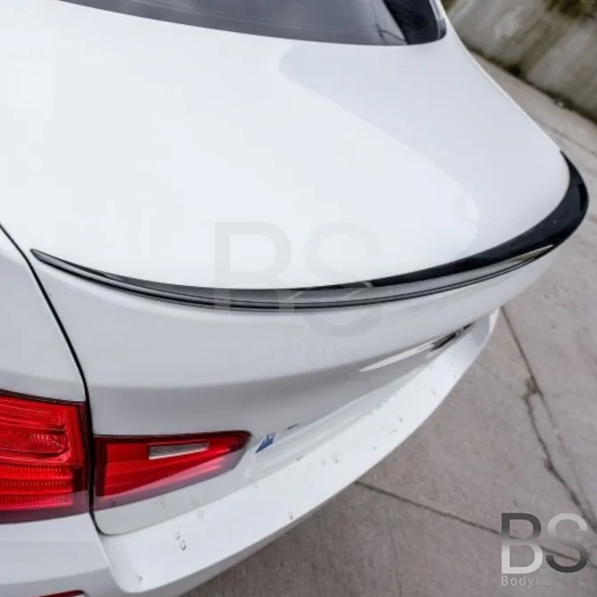 Spoiler Lip - BMW 5 Serie F10 Sedan - M-Tech - Hoogglans Zwart