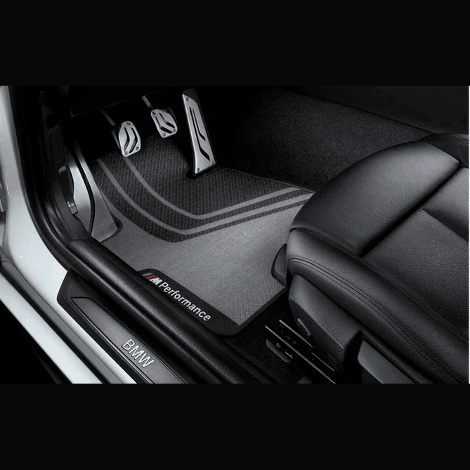 M Performance Vloermatten BMW 4 Serie F32 / F33/ F36 / F82 / F83 — Voorzijde - Beamerstyling.nl