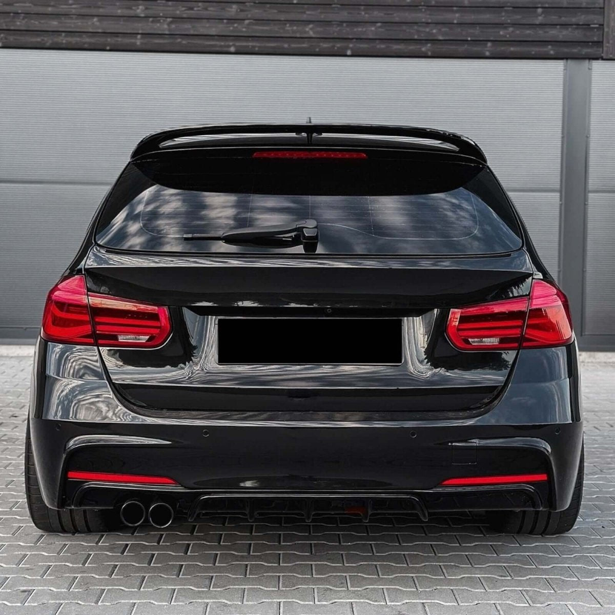 Performance Pakket - BMW 3 Serie F30 / F31 - 2 Links - Hoogglans Zwart | 12 - 19 - Beamerstyling.nl