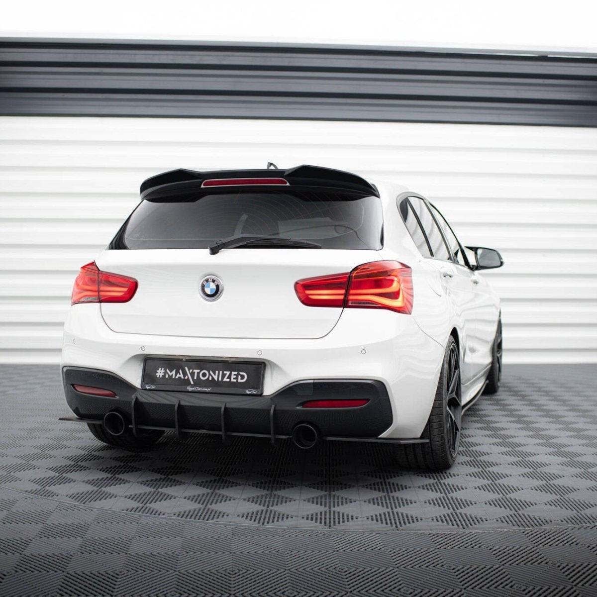 Street Pro Achterbumper Splitters V2 - BMW F20LCI / F21LCI - M Pakket - Maxton Design | 2015 - 2019 - Beamerstyling.nl