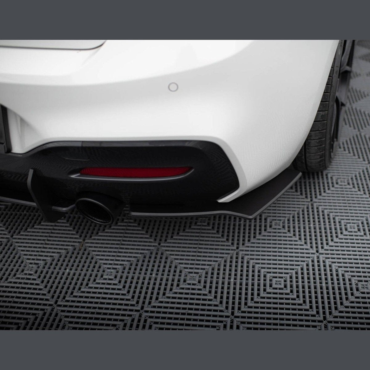 Street Pro Achterbumper Splitters V2 - BMW F20LCI / F21LCI - M Pakket - Maxton Design | 2015 - 2019 - Beamerstyling.nl