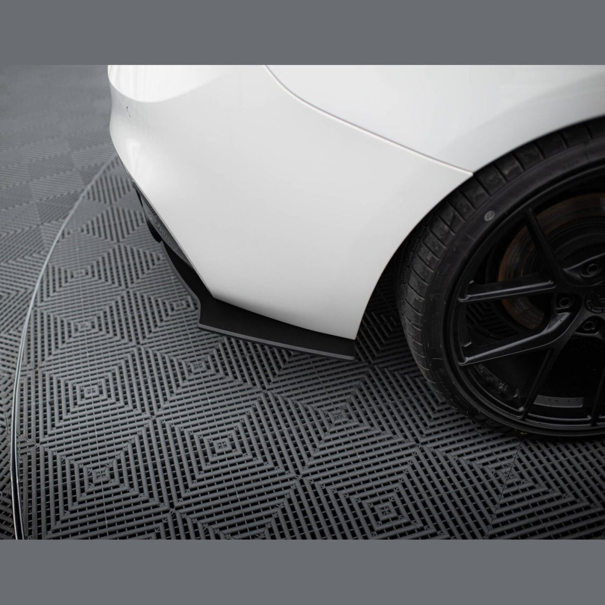 Street Pro Achterbumper Splitters V2 - BMW F20LCI / F21LCI - M Pakket - Maxton Design | 2015 - 2019 - Beamerstyling.nl