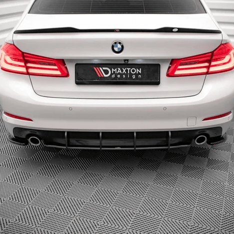 Street Pro Diffuser - BMW G30 / G31 - Maxton Design — Zwart / Rood - Beamerstyling.nl